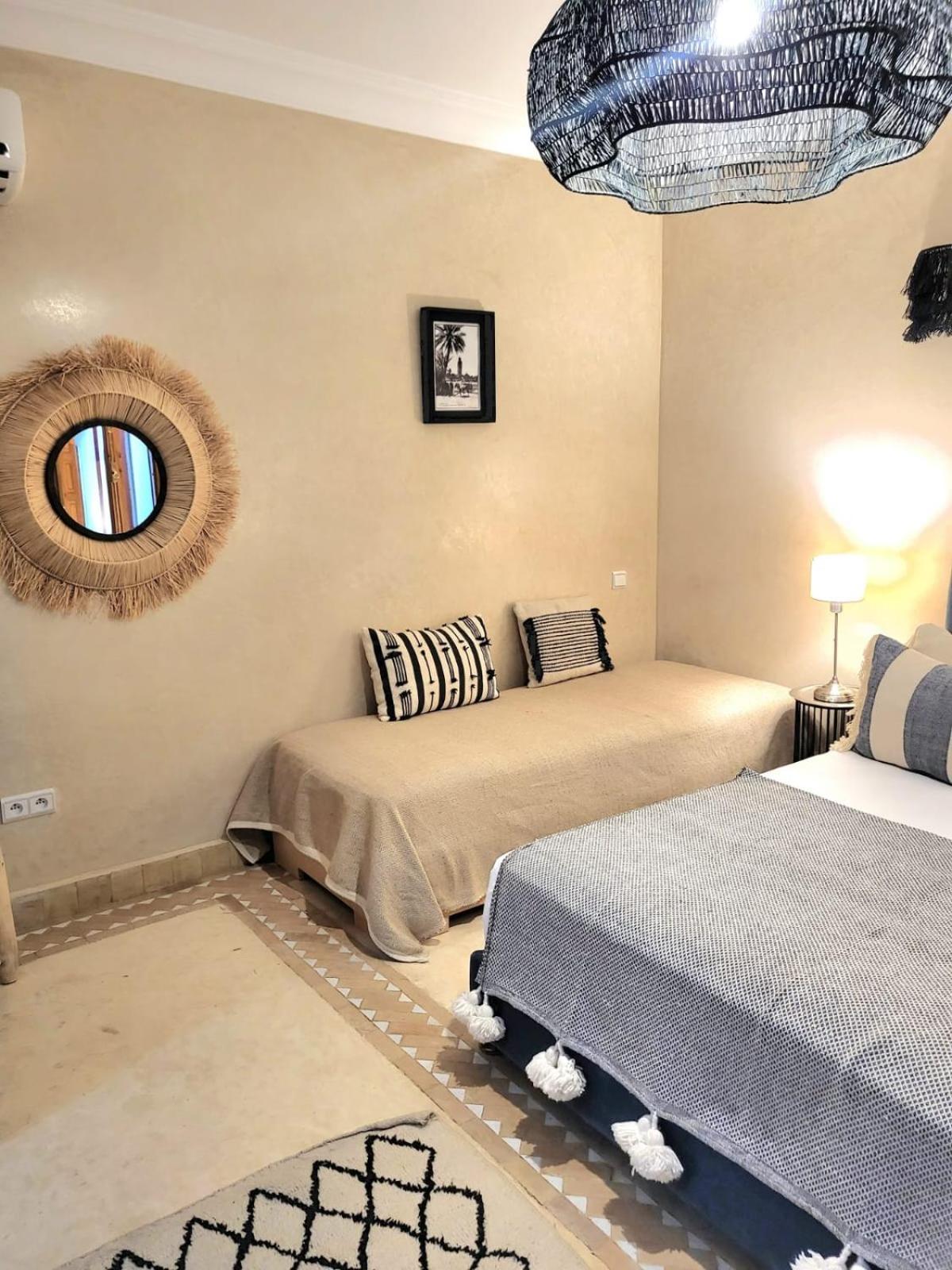 Riad Melilo Avec Piscine Chauffee Marrakesh Bagian luar foto